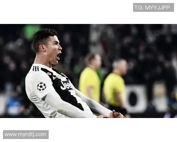 全球足坛最帅3号球星：颜值与实力并存的足球巨星风采展示