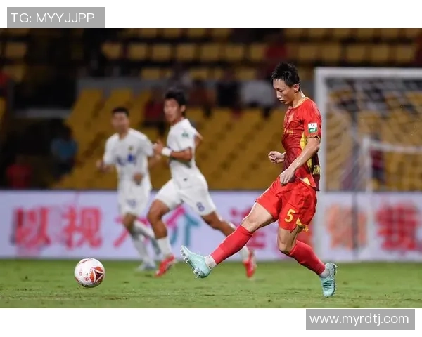 球星观看中国足球直播回放与分析引发热议 共同探讨提升中国足球水平的可能性