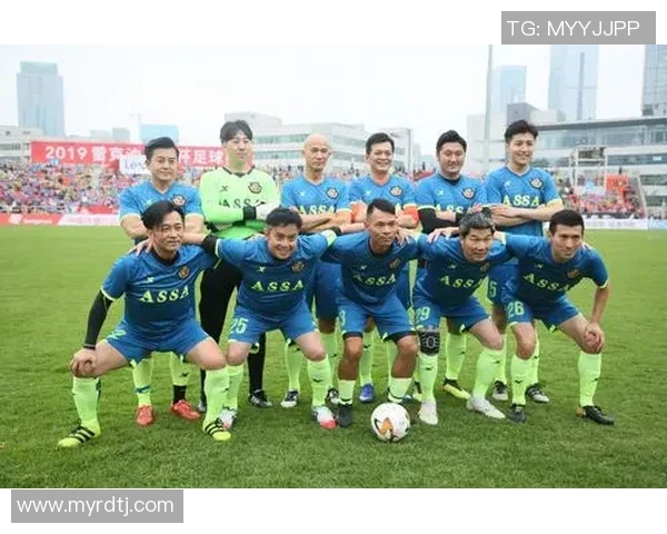 如何评选足球明星阵容让人信服的标准与排名依据