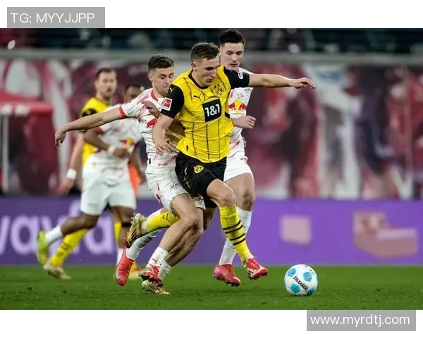 绿意盎然足球场上的闪耀之星穿绿足球鞋的球员精彩瞬间回顾 绿意盎然足球场上的闪耀之星穿绿足球鞋的球员精彩瞬间回顾